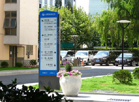 凌云哪些因素影响宣传栏的制作？